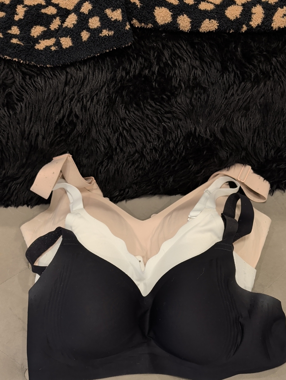 Source Unknown Three-Pack Seamless Bras - Black, White & Nude